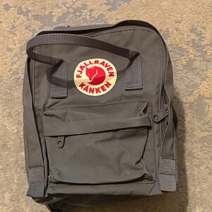 Fjallraven Kånken Charcoal Backpack